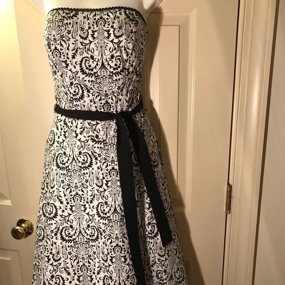 Ruby Rox Dresses & Skirts - Strapless cotton black white print tulle petticoat